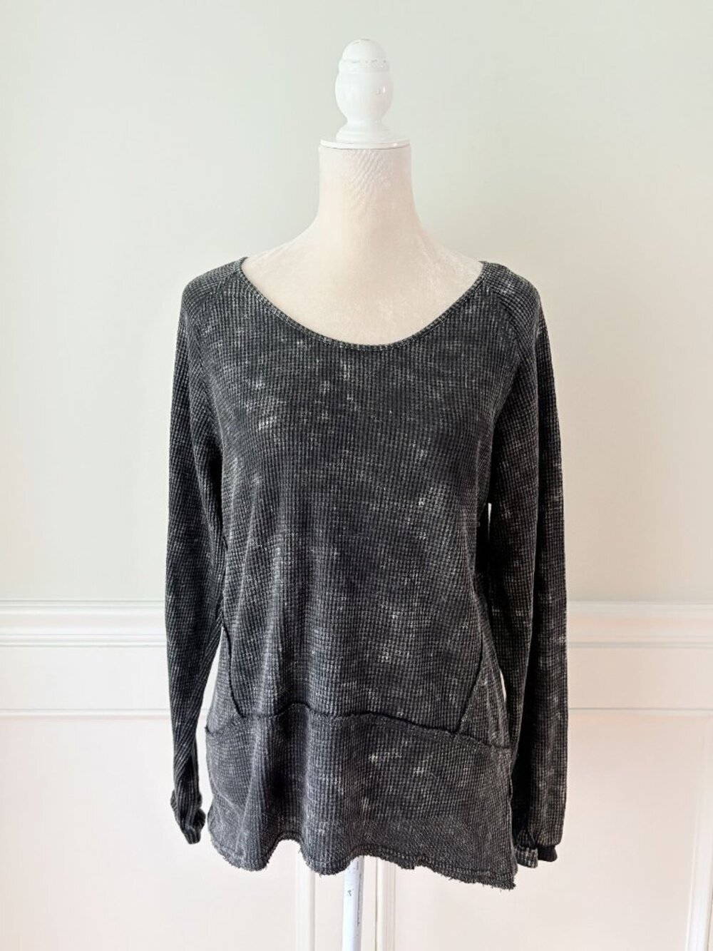 BiBi NWT Womens Black Long-Sleeve Waffle Knit Top Size M Casual Lightweight Pull